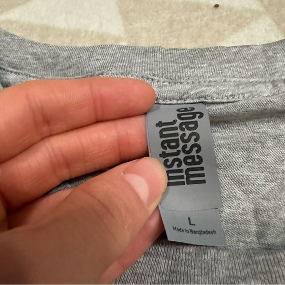 NEW Peanuts - Summer Edition - Snoopy & Flip Flops TEE SHIRT - Picture 3 of 3